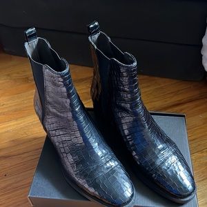Black Heeled boot (croc finish appearance)